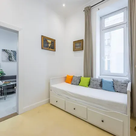 Deluxe & Cozy 3bedroom Next To The Fashion St * Budapest
