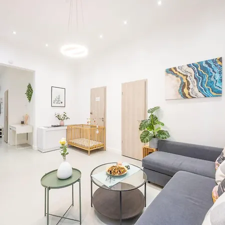 Apartamento Deluxe & Cozy 3bedroom Next To The Fashion St Budapest