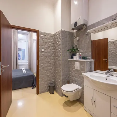 Deluxe & Cozy 3bedroom Next To The Fashion St Apartament Budapeszt